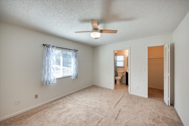 Building Photo - 61 Lake Shore Dr