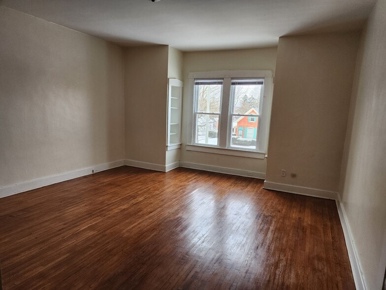 Bedroom - 328 n main st