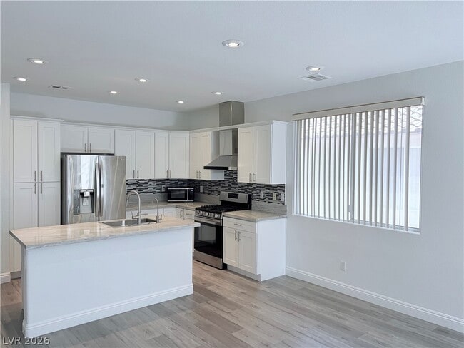 Building Photo - 8071 Sapphire Cove Ave