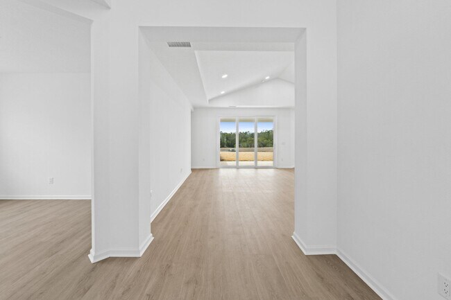 Building Photo - 9511 Paradise Dr