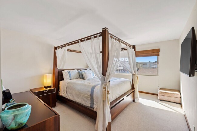 Building Photo - Mandalay Shores Beach| Home on Mandalay Be...