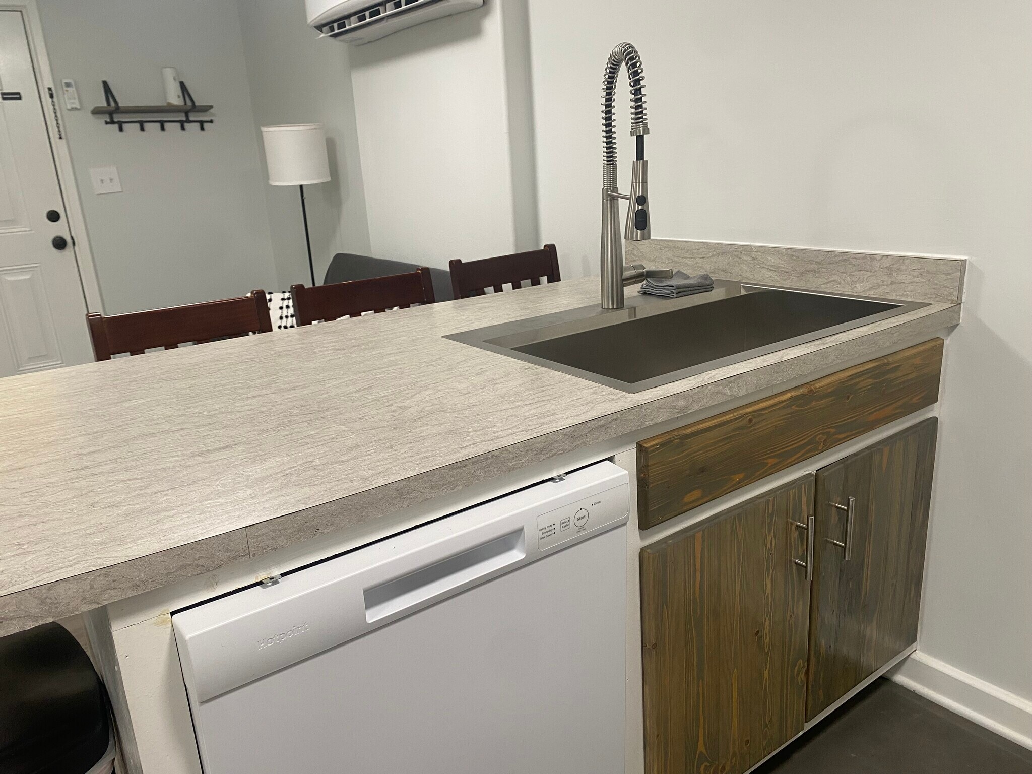 Building Photo - 516 36th Ave N