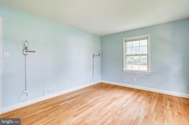 Building Photo - 5001 Ninian Ct