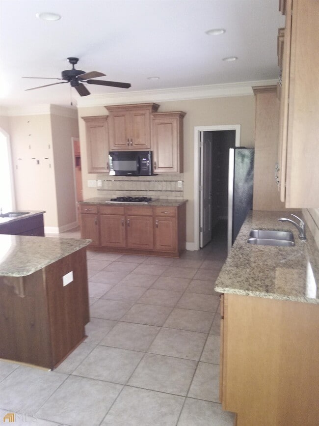 Building Photo - 280 Langshire Dr