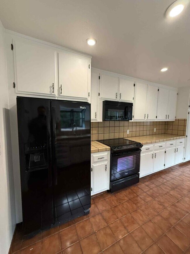 Building Photo - Spacious West Menlo Park Home for Rent