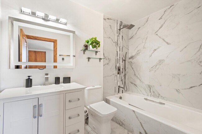 Building Photo - 382 Meadow Ranch Rd