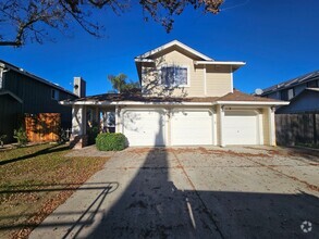 Building Photo - Large 4 bedroom two story in east Modesto!