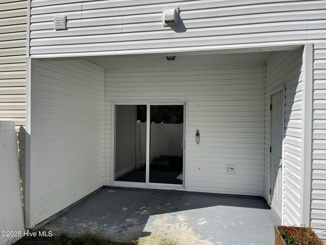 Building Photo - 606 Ebb Tide Ln