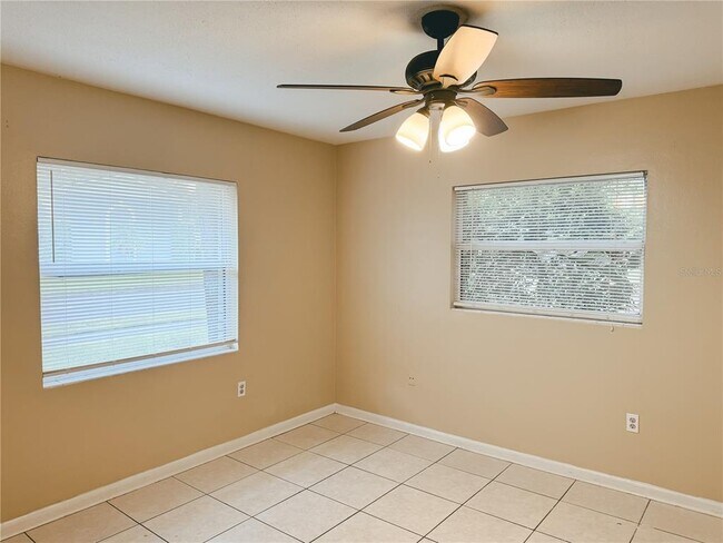 Building Photo - 315 Thornton Ln