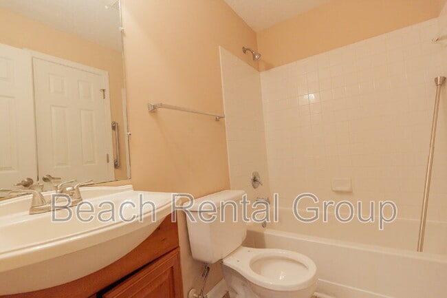 Building Photo - 3774 Hitchcock Way