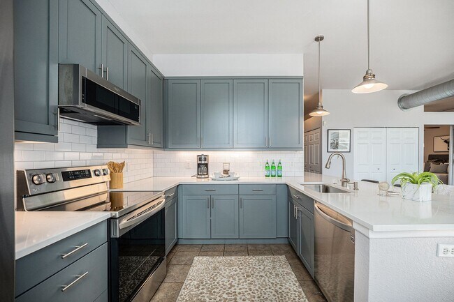 Building Photo - Urban Loft Living in the Heart of Baker W/...