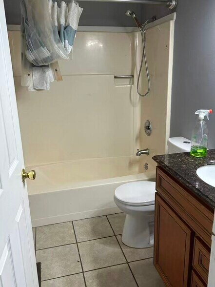 Building Photo - 7119 Wayles Dr