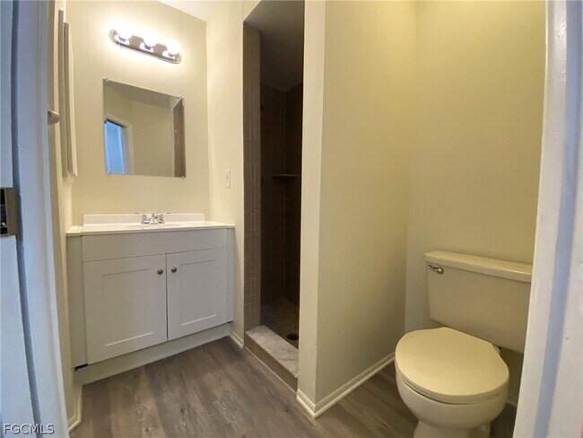 Building Photo - 621 SW 3rd St