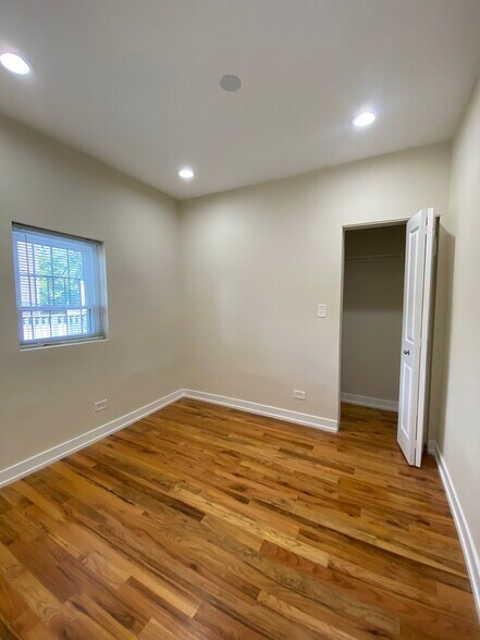 Building Photo - 2986 N Elston Ave