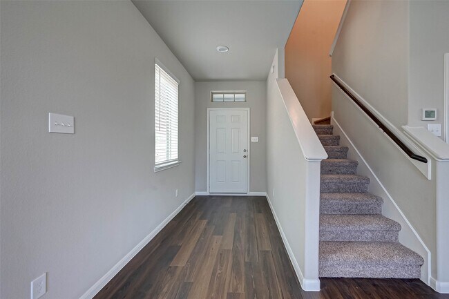 Building Photo - 21450 Holly Heights Rd