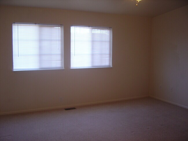 master bedroom - 4147 Outlook Blvd