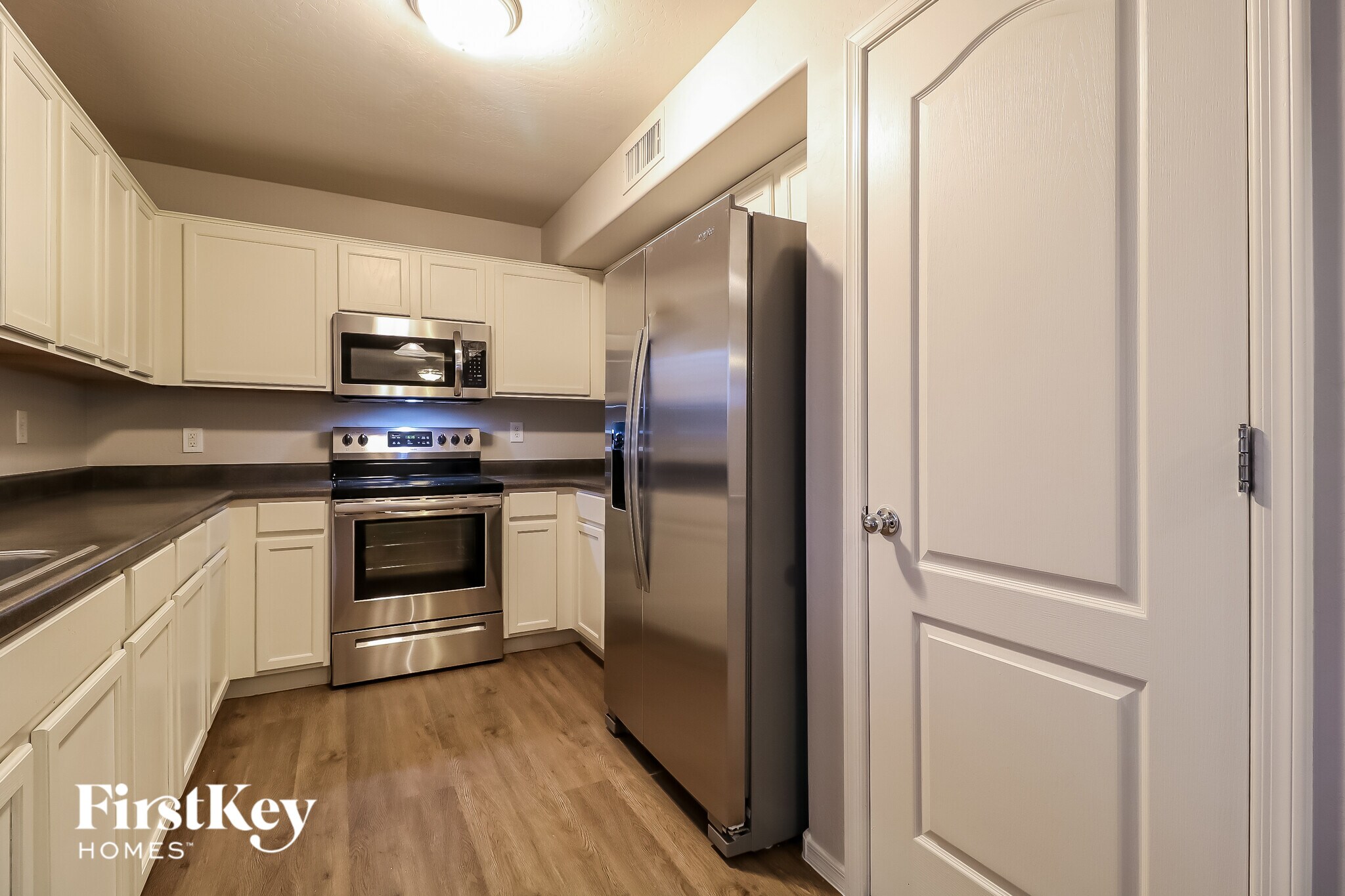 Building Photo - 3349 S 98th Ln