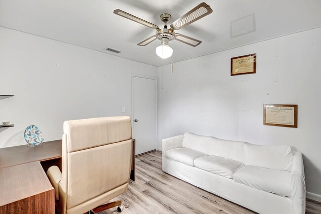 Building Photo - 9980 SW 83rd Ave