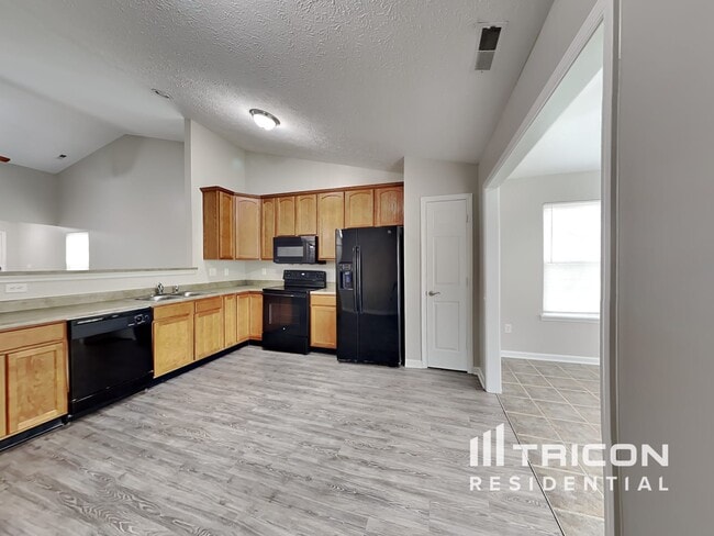 Building Photo - 10727 Snowdrop Way
