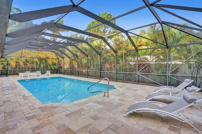 Building Photo - 2120 SW 28th Way