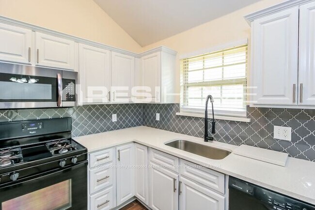 Building Photo - HOME FOR RENT!!