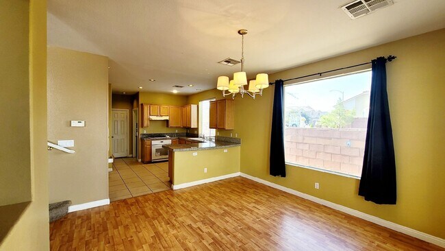 Building Photo - 6252 Huntington Ridge Ave