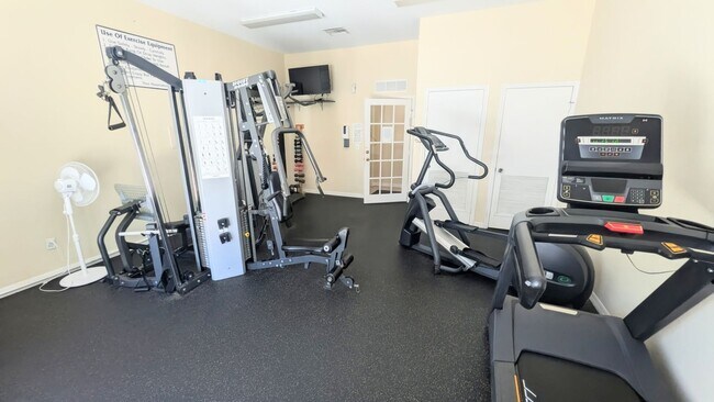 Building Photo - 850 S Tamiami Trl