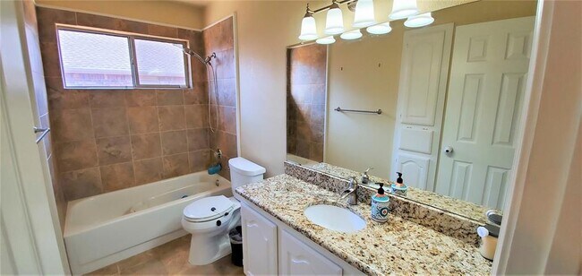 Building Photo - 5213 Valleydale Dr