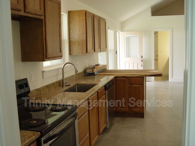 Building Photo - 1260 Harmony Cir