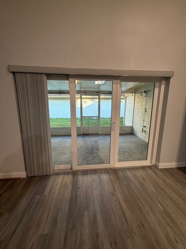 Building Photo - 11827 Hickorynut Dr