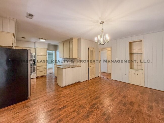 Building Photo - 500 Ashworth Rd