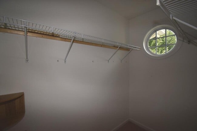 Building Photo - 1077 Woodglen Ln