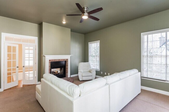 Building Photo - 1231 Wildcliff Cir