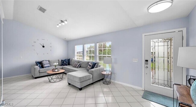 Building Photo - 3107 SW 15th Ave