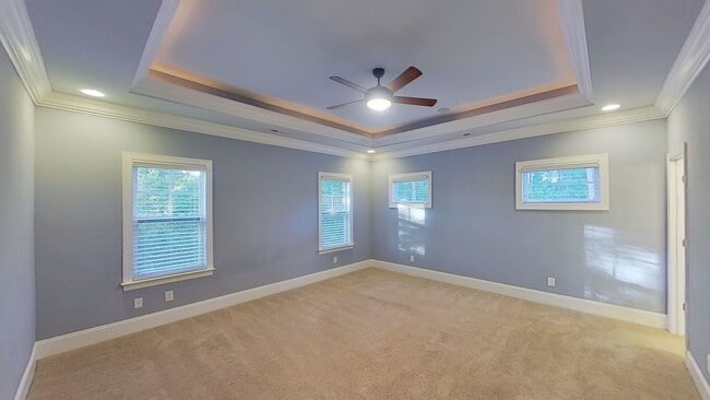 Building Photo - Custom 4 BD/2.5 BA Home with Community Pool, Water Access and Day Dock!