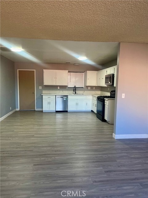 Building Photo - 16535 Pine St