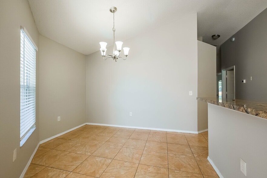 Building Photo - 2160 Jessa Dr
