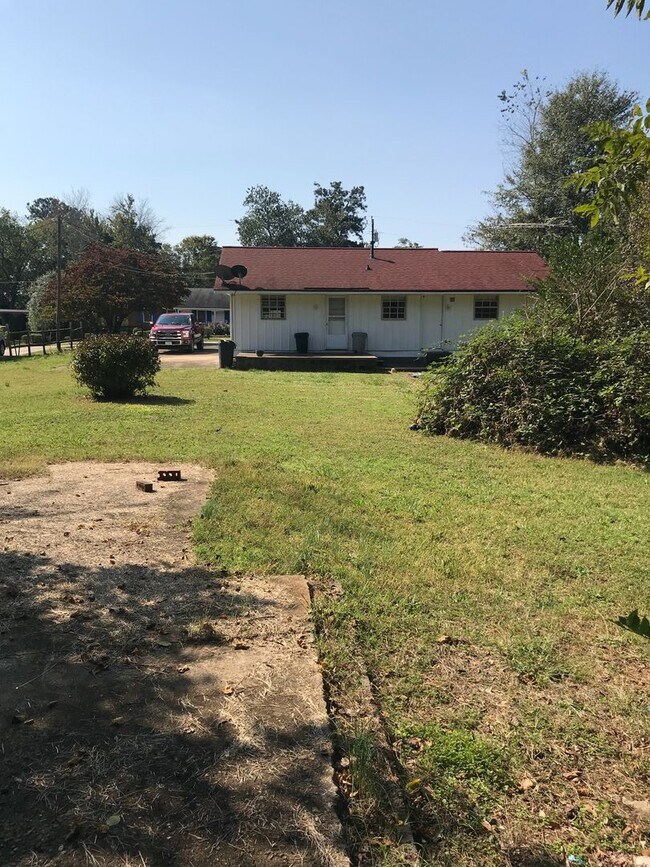 Building Photo - 115 Berry Dr