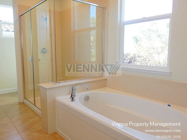 Building Photo - 1062 Yucca Dr