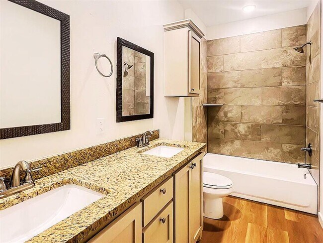 Building Photo - 205 SW 17th St