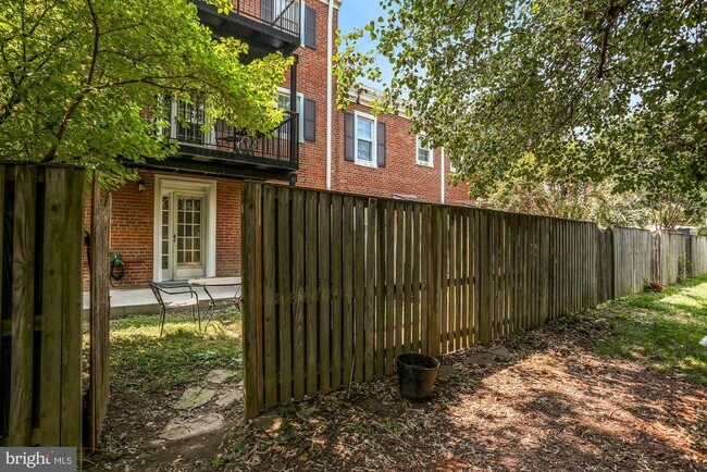 Building Photo - 3028 S Abingdon St