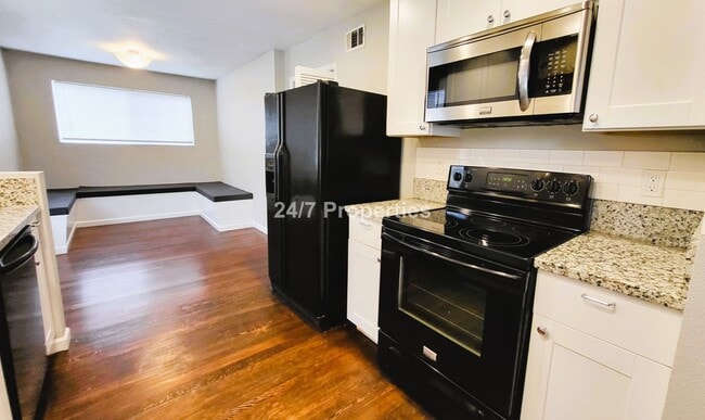 Building Photo - Inviting 3 BD | 2 BA Home with Big Backyard in West Linn