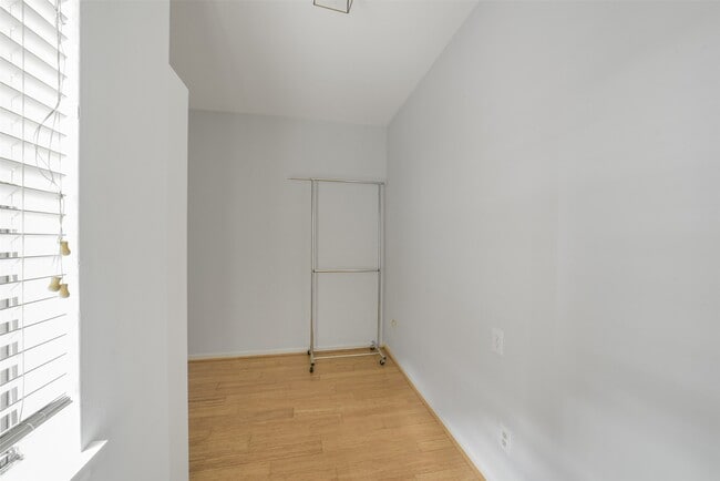 Building Photo - 2423 Nantucket Dr