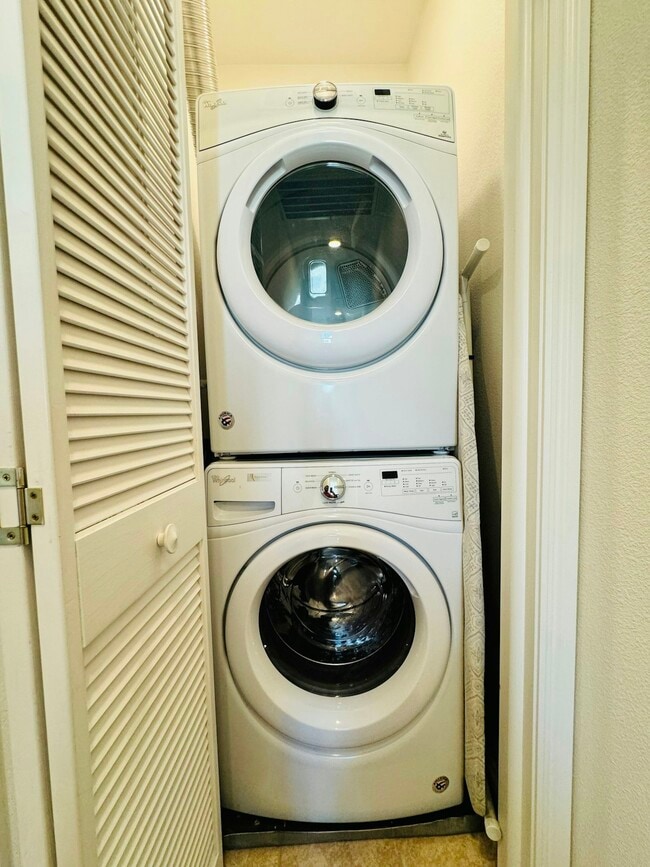 Building Photo - 1462 Cherry Cir