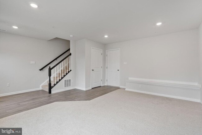 Building Photo - 5225 Manor Park Dr