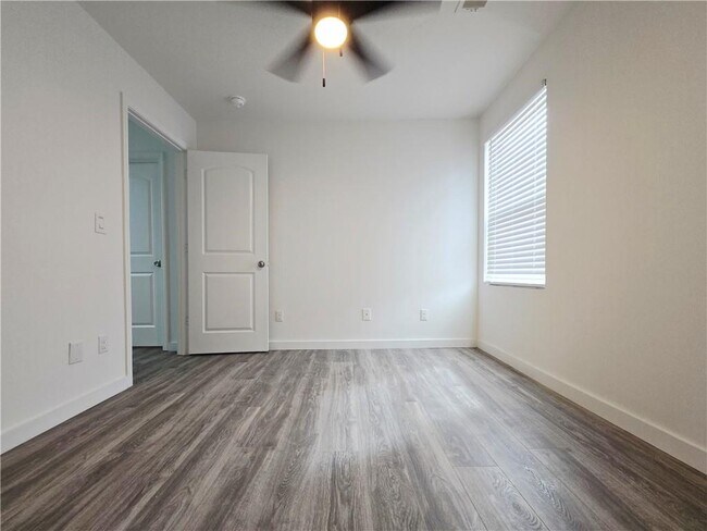 Building Photo - 2529 Piering Dr