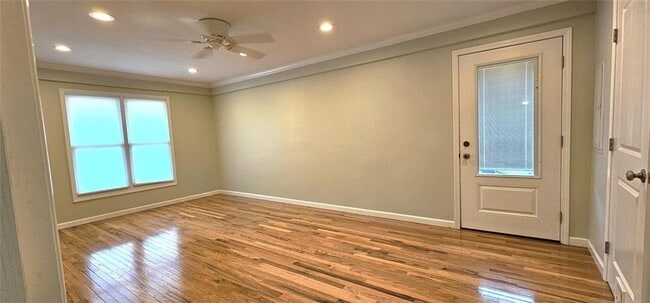 Building Photo - 2633 Mural Dr