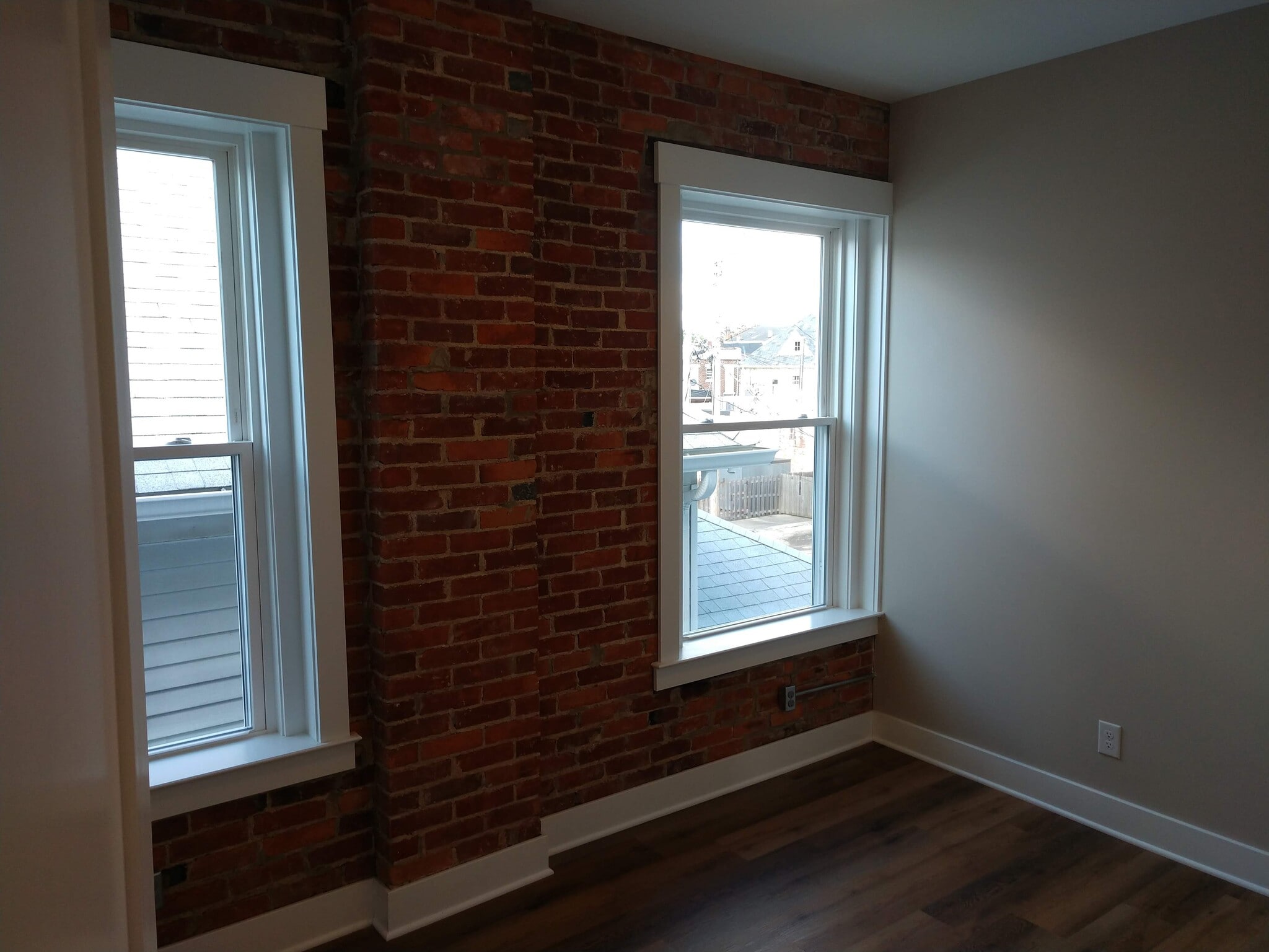 Building Photo - 25 S Plum St