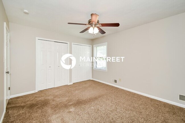 Building Photo - 3 Bedroom Pet-Friendly Home in Louisville,...