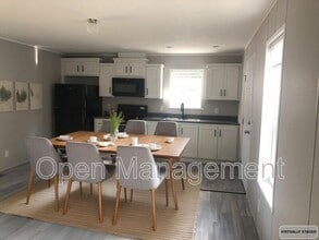 Building Photo - 301 Mantle Ave